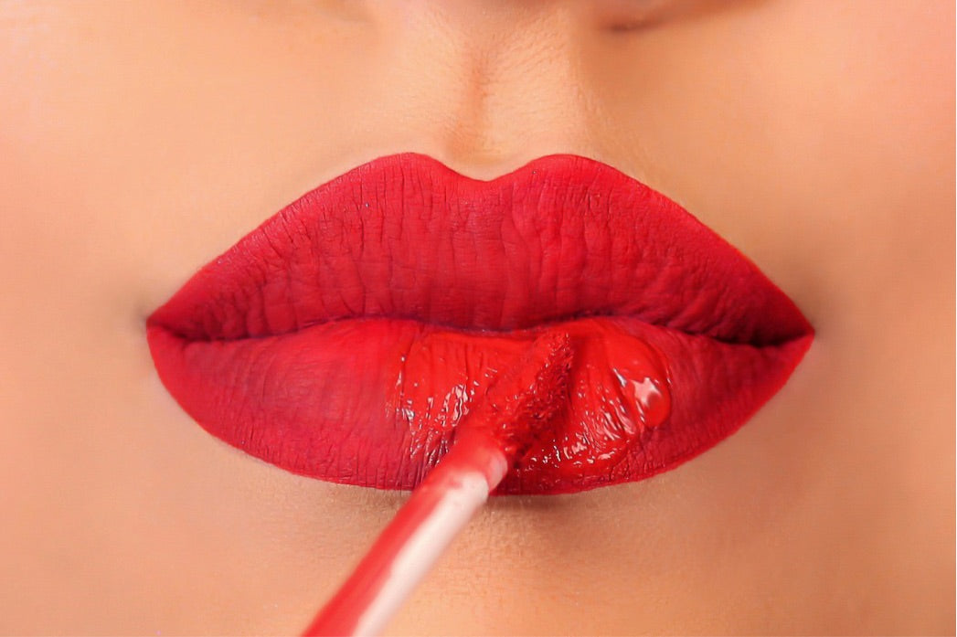 Lápiz labial líquido mate - rojo intenso